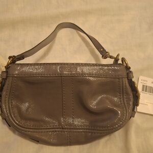 COACH ZOE PATENT LEATHER WRISTLET 41870 GREY POUCH BAG NEW
